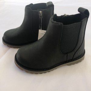 NWT Ugg Chelsea Boots, Todder size 7,